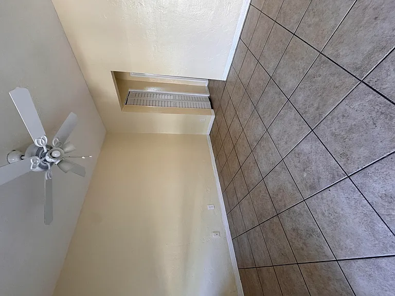 825 SW 10th Dr #9 — Photo 6