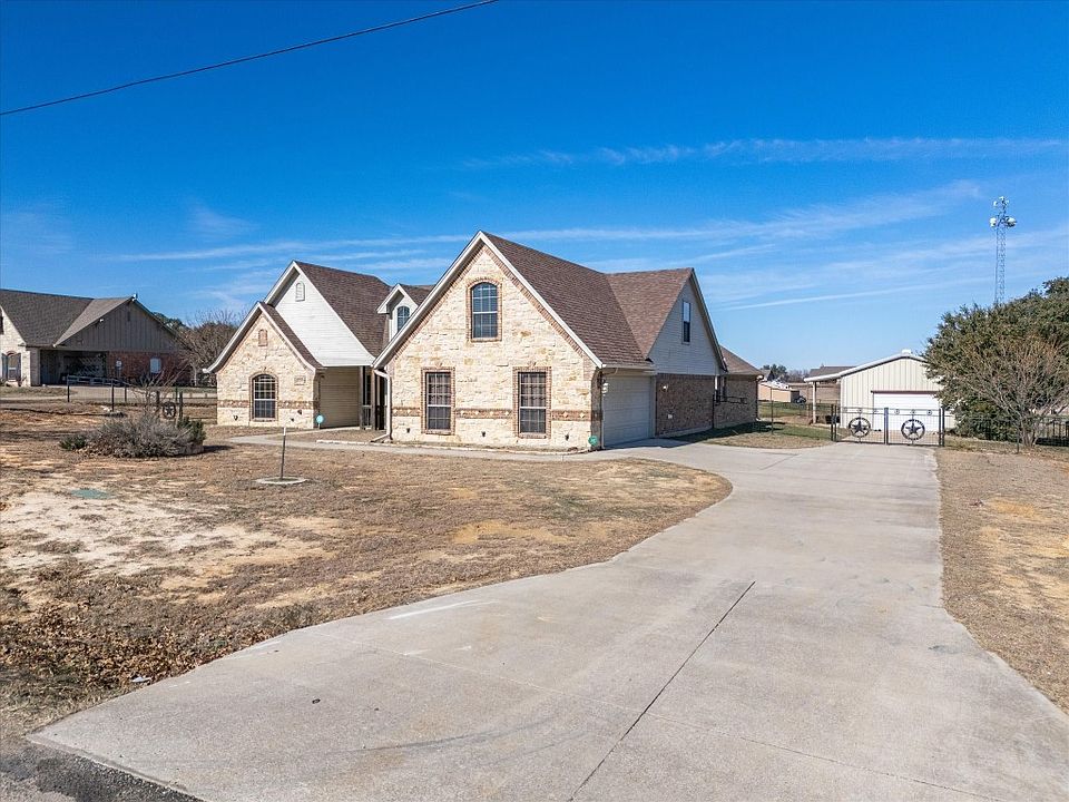 1109 Highland Rd, Springtown, TX 76082 | Zillow