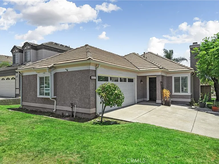 11111 Berwick Dr — Photo 2
