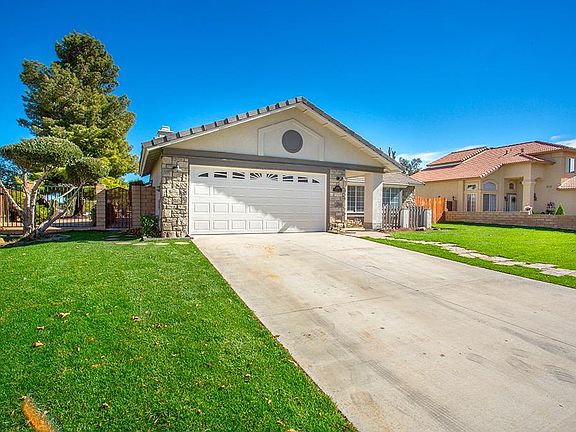3rd image of 7059 Alondra Ave