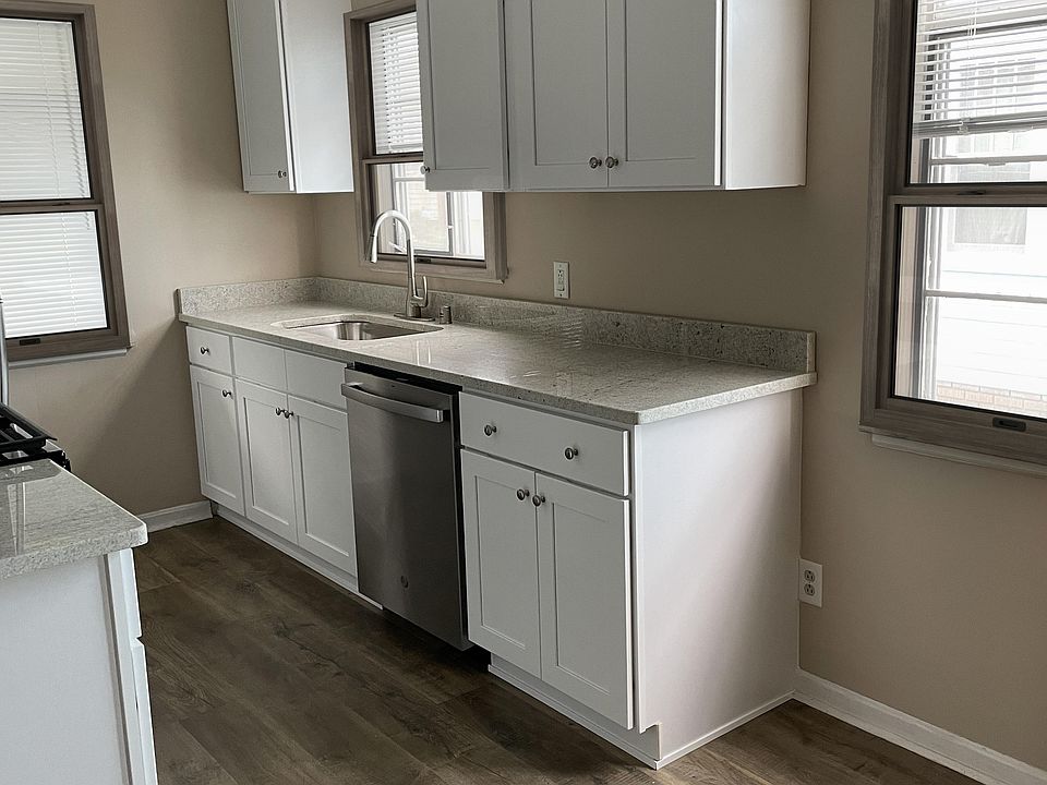 1st image of 2147 Eldred Ave #1