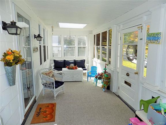 5th image of 33 Sanger Ave
