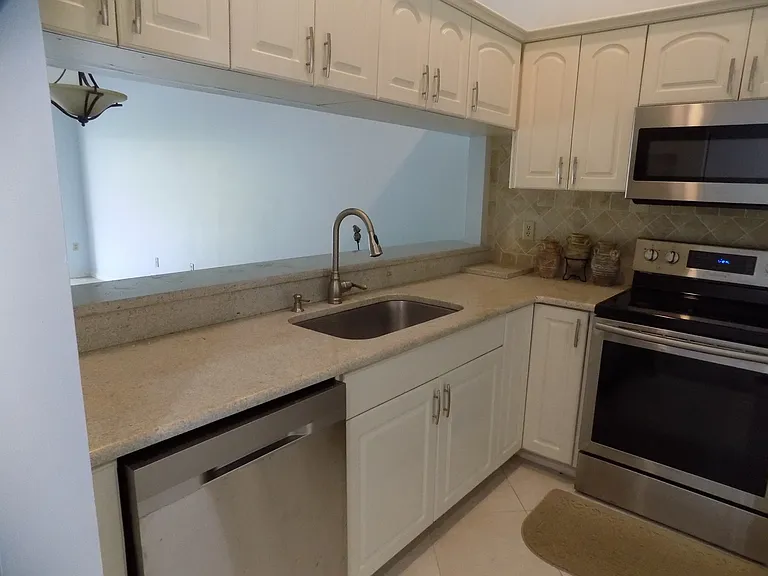 5350 Myrtle Wood #5350 — Photo 9