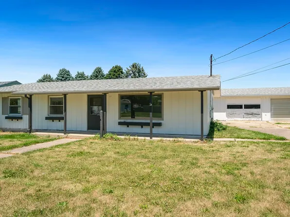 420 Hill St, Mount Morris, IL 61054