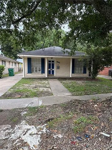 3 bed, 2.0 bath, 1300 sqft, $1,800 — Photo 3