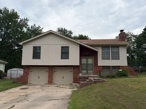 8923 N Walnut St, Kansas City, MO 64155