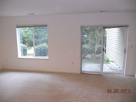 3rd image of 18621 NE 57th St