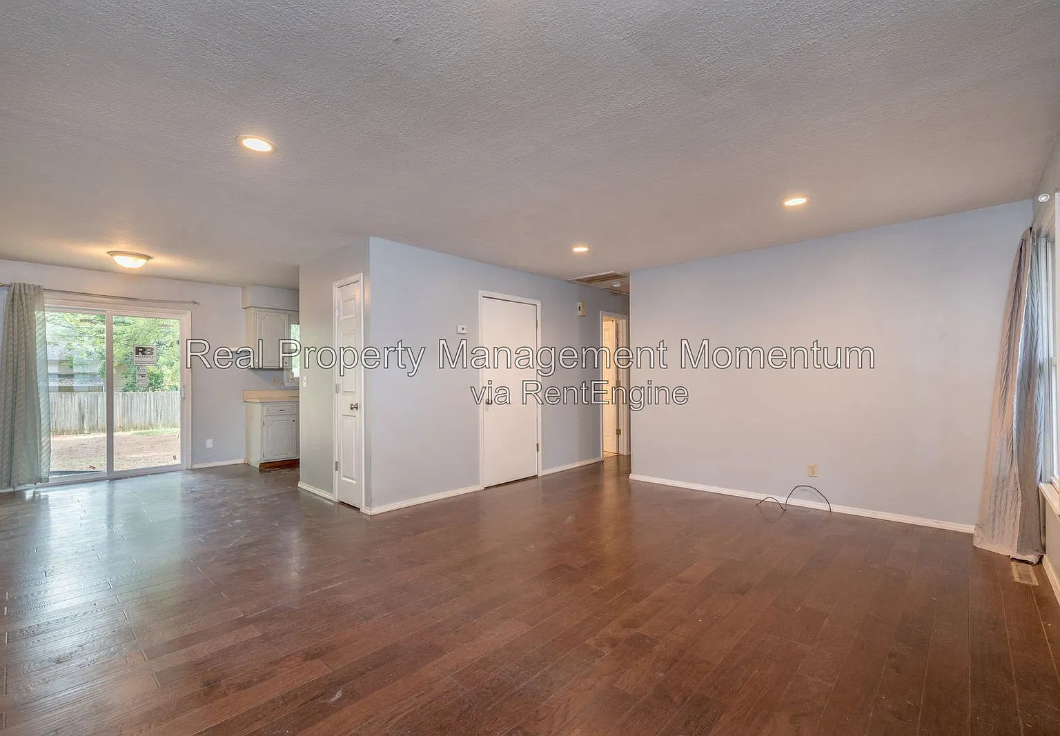 2 bed, 1.0 bath, 1000 sqft, $1,160 — Photo 2