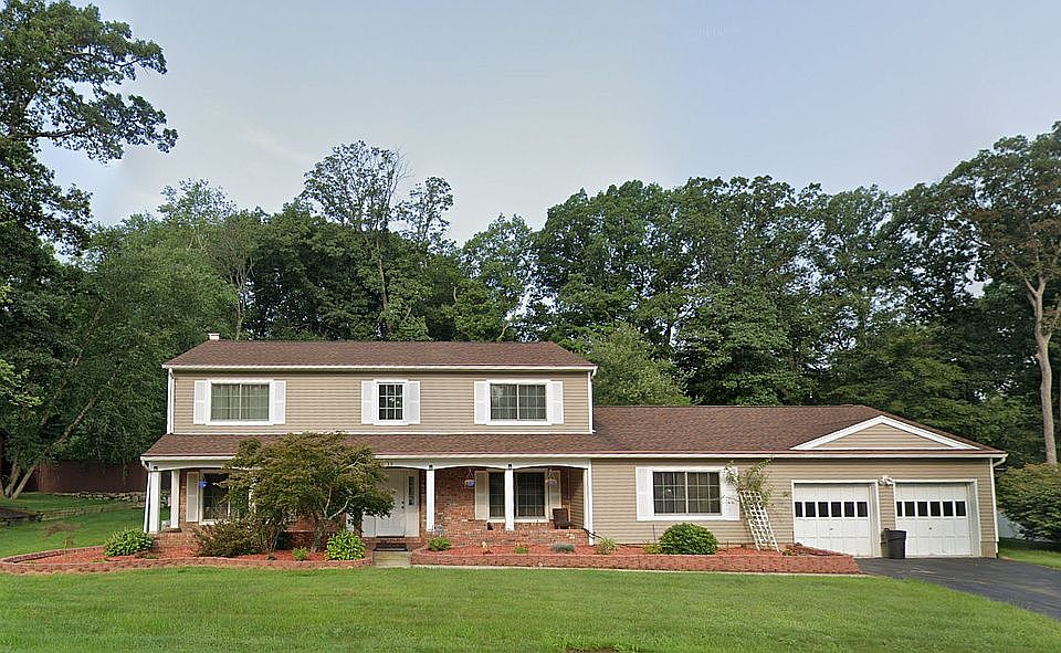1st image of 35 Newport Dr