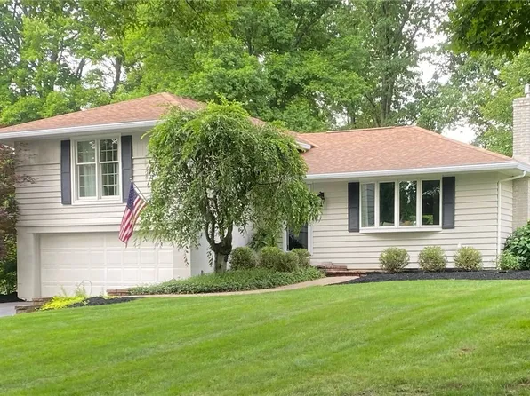 34 Cochran Dr, New Castle, PA 16105