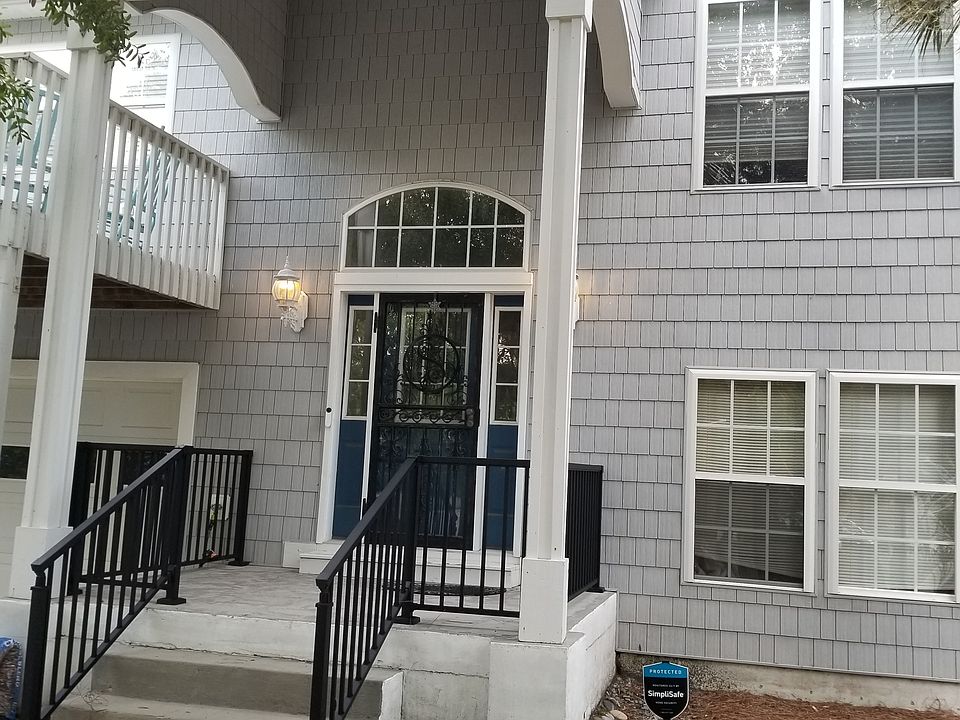 1st image of 105 NE 28th St