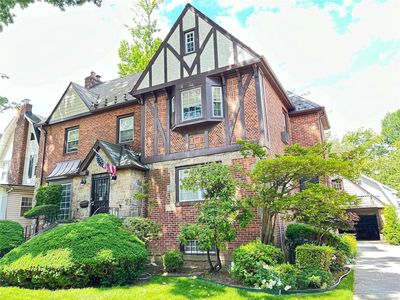 33-64 165th Street, Flushing, NY, 11358