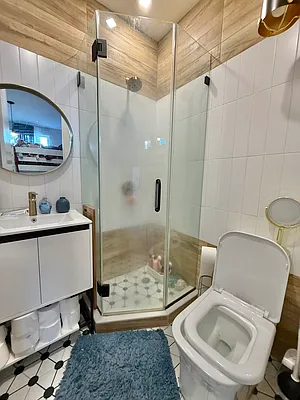 Rented by ERNY LLC | media 12