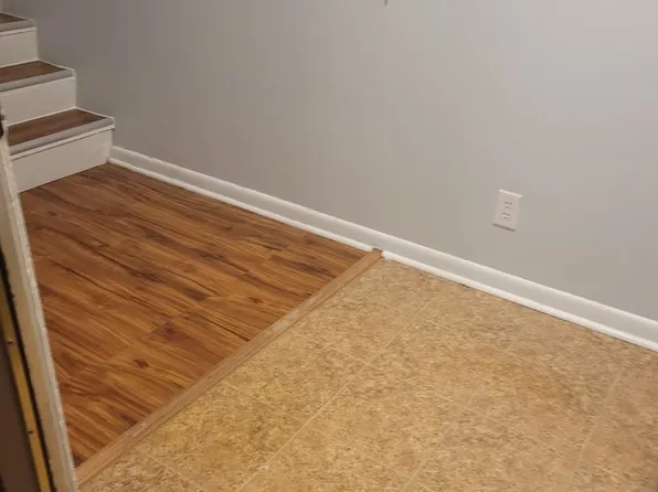 Nobb Hill Apartments, 1220 Knob Creek Rd #20, Johnson City, TN 37604