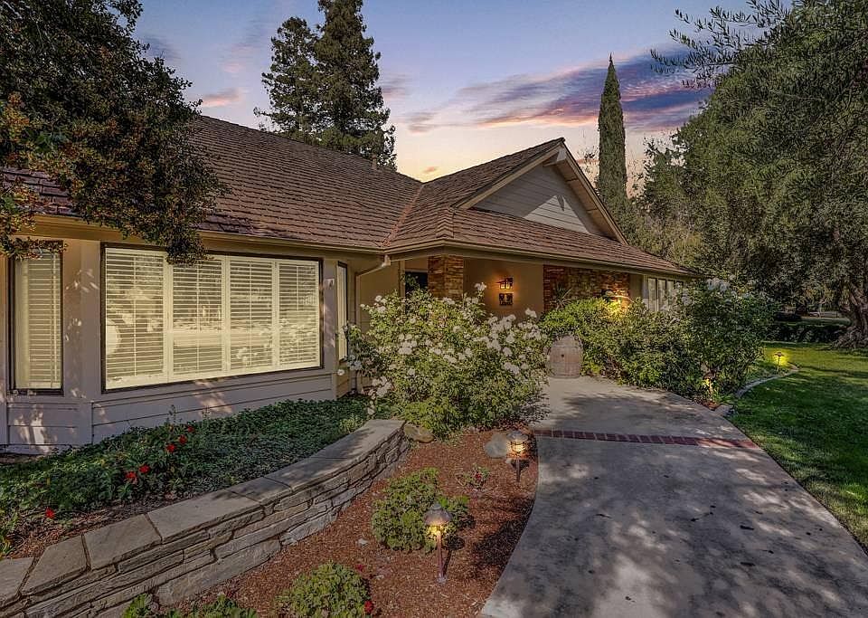 1st image of 27344 E El Macero Dr