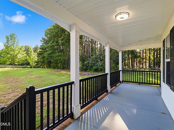 4th image of 665 Lewis Rd