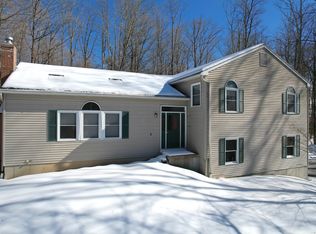 102 Sunny Ridge Dr, Winsted, CT 06098