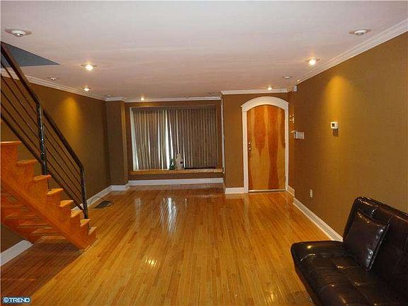 2nd image of 5761 Woodcrest Ave