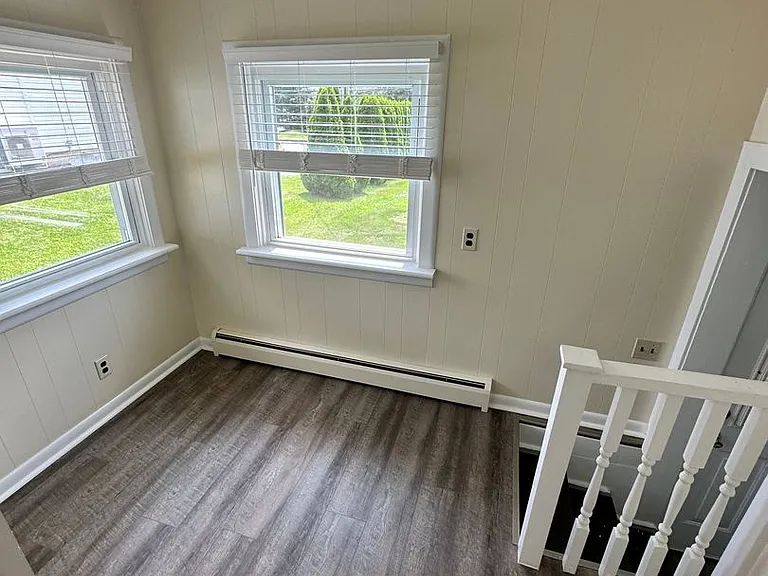 1413 E Caracas Ave — Photo 4