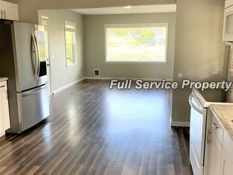 602 S 20th Pl — Photo 14