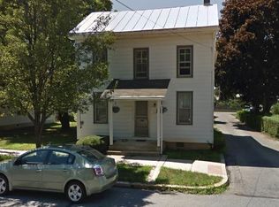 110 N Robeson St, Robesonia, PA 19551