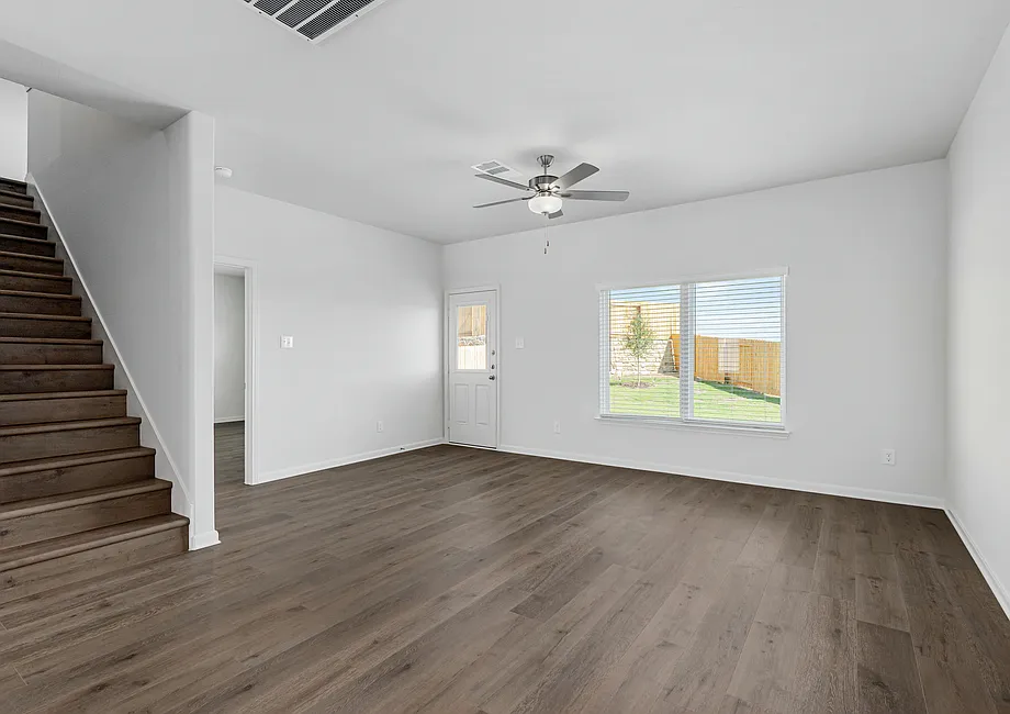 5 bed, 2.5 bath, 2616 sqft, $2,745 — Photo 4