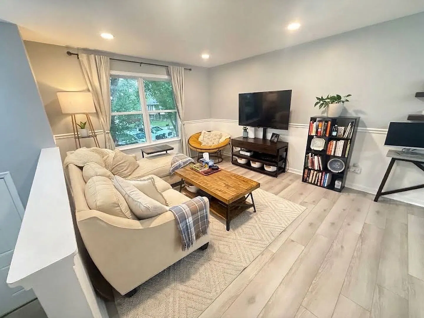 Fully Renovated 3BD/2BA Detached Home with Finished Basement Suite in Glen Burnie! — Photo 3