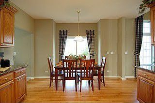 4th image of 2006 Greenview Dr