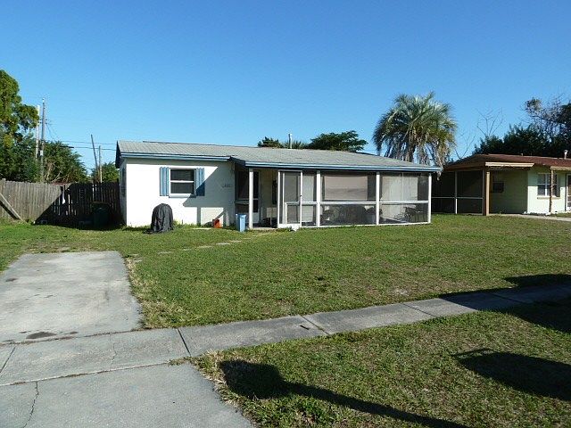 2nd image of 222 Crown Blvd