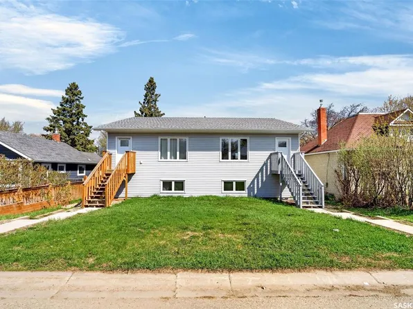 542 21st STREET E, Prince Albert, SK S6V 1M4