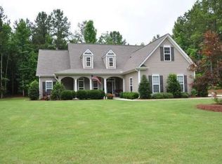 18 Cherokee Farms Dr, Newnan, GA 30263