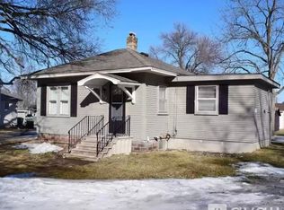 305 1st Ave NE, Geneva, MN 56035