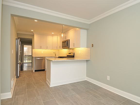 4th image of 41 Davey Dr