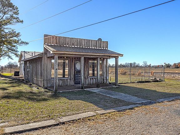 2nd image of 3011 E County Road 262