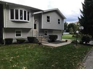 10 Heritage Cir, Johnston, RI 02919