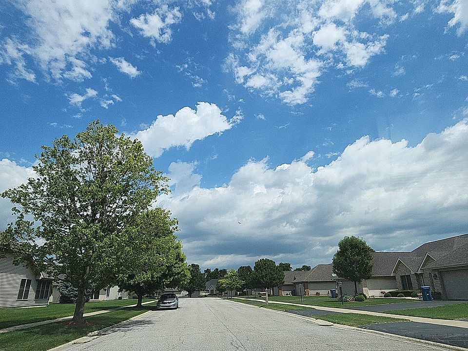 2nd image of 1051 Cherrywood Ln