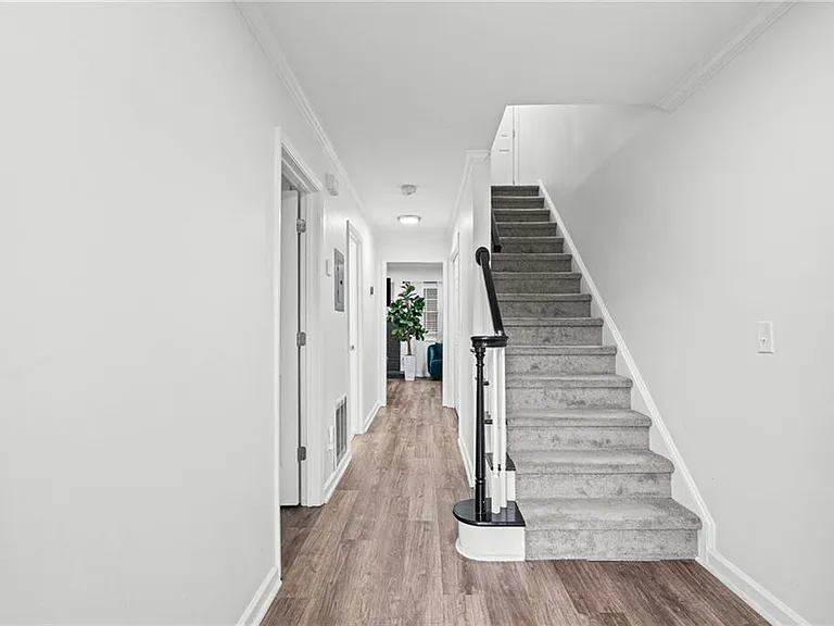 1566 Paces Ferry North Dr SE — Photo 4