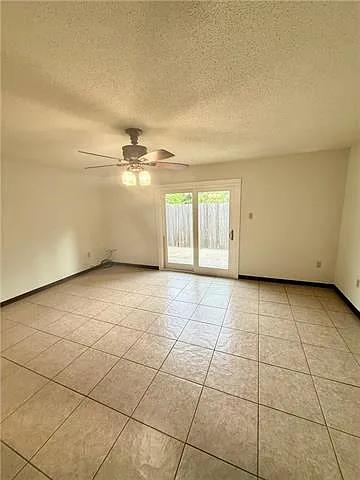 704 Heavens Dr #C — Photo 7
