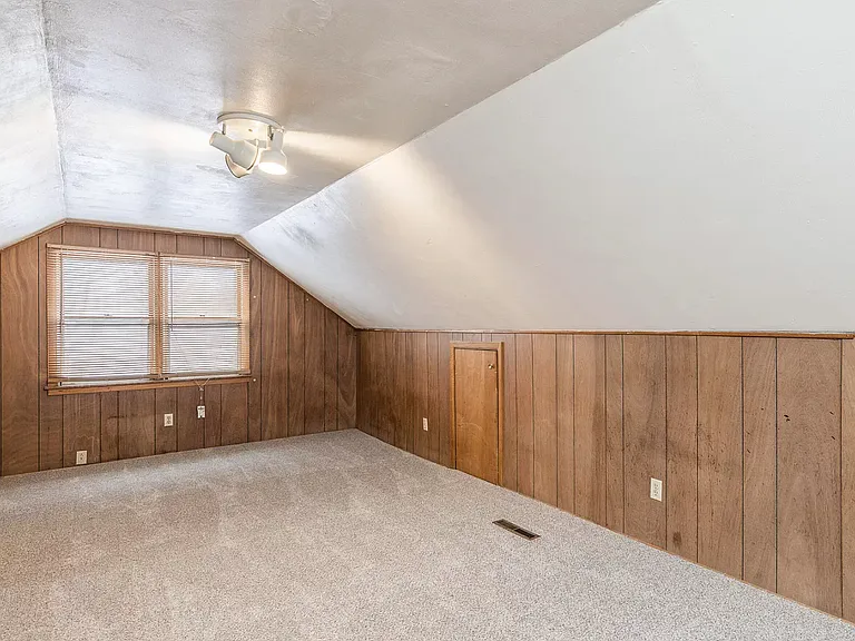 124 N Franklin Ave — Photo 13