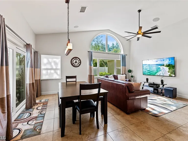 1250 Silverstrand Dr — Photo 7
