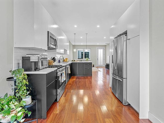 2nd image of 1838 Frankford Ave #1