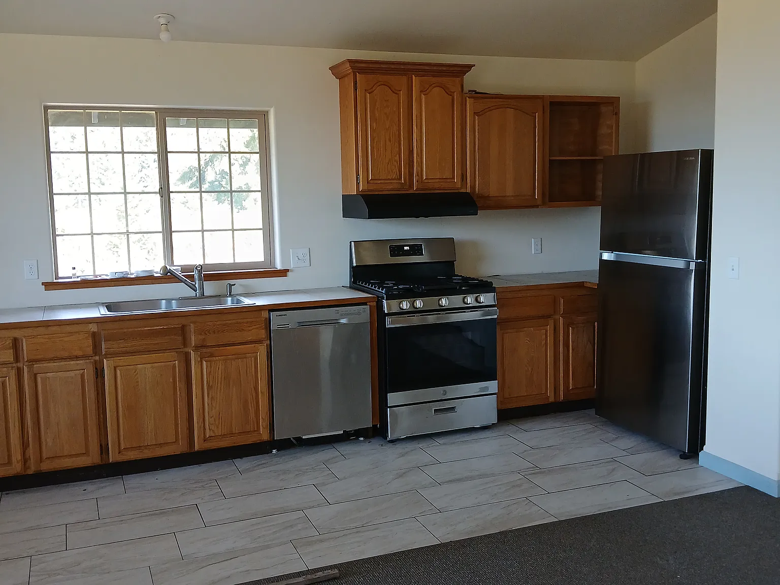 1 bed, 900 sqft, $1,800 — Photo 2