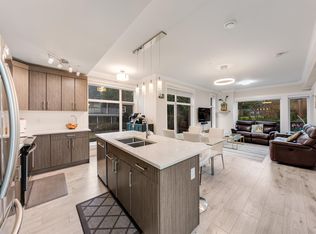 13799 101st Ave #207, Surrey, BC V3T 0N9