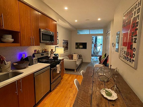 2nd image of 208 Kingsland Ave APT 2l