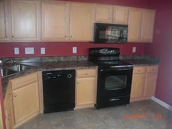 2nd image of 214 Blue Robin Way