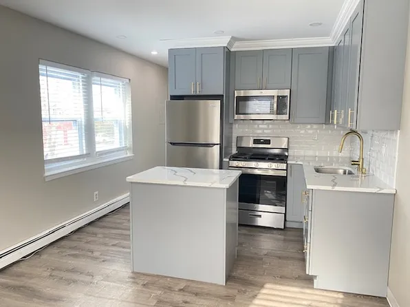 134 New York Ave APT 10, Huntington, NY 11743
