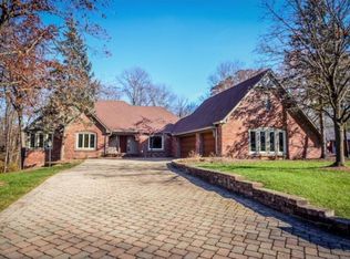 8835 Spinnaker Ct, Indianapolis, IN 46256