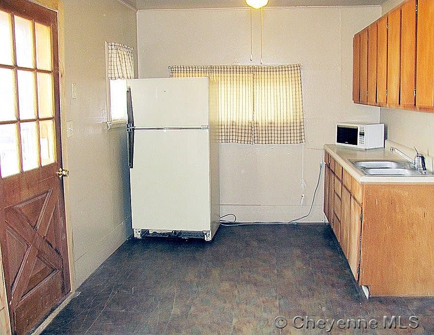 2nd image of 212 Russell Ave