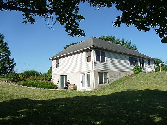 4th image of 2255 New Holland Pike