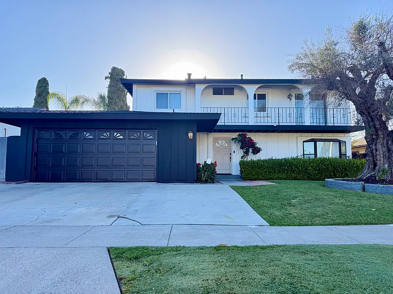 3705 Ramona Dr — Photo 1